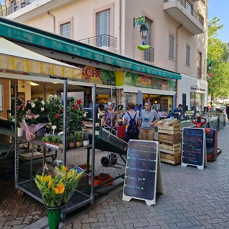 Famillial Avec Toutes Commodites Du Centre *