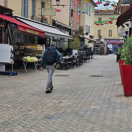 Famillial Avec Toutes Commodites Du Centre *